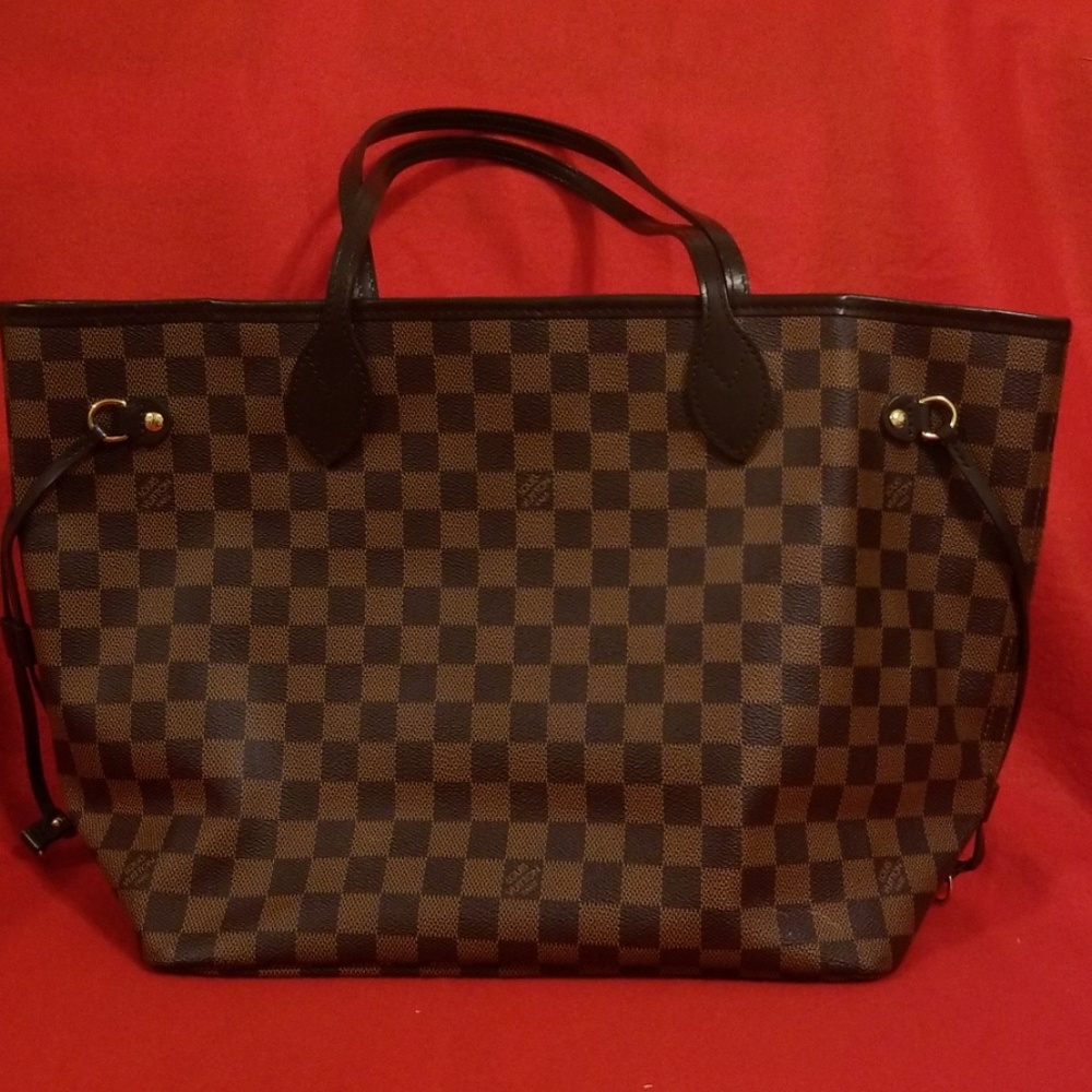 !!SOLD!! Pre-owned Louis Vuitton Neverfull MM